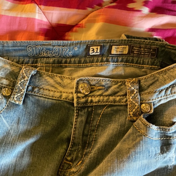 BASICALLY NEW MISS ME SKINNY JEANS (size 31) - Picture 2 of 6